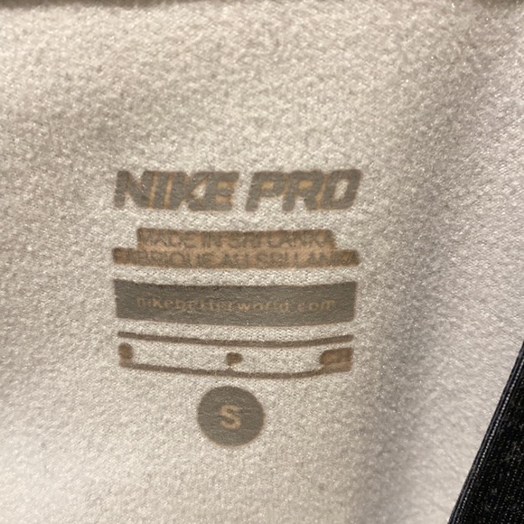 Nike dry fit size s long sleeve - Picture 3 of 3